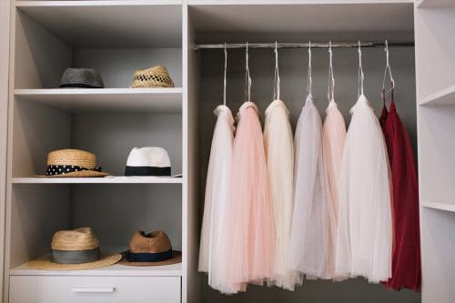 Decoração de closet: 5 dicas para organizar o espaço