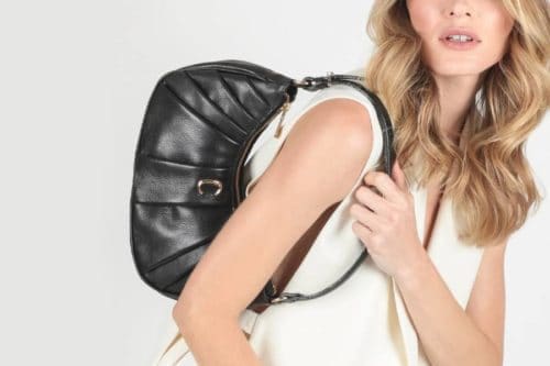Swipe bag: conheça a bolsa que é a trend do momento