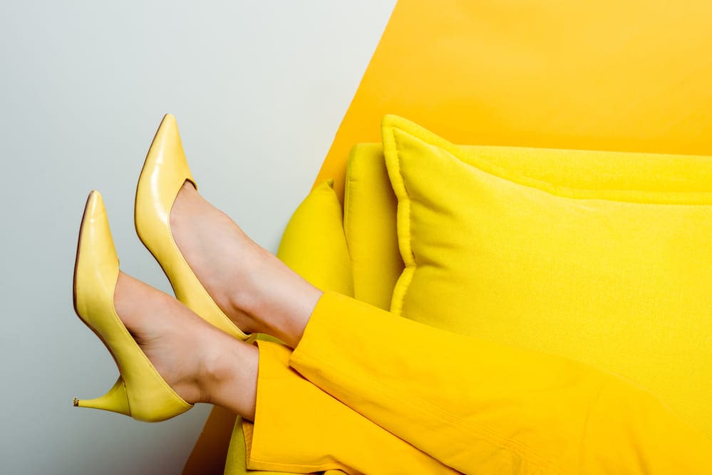 Looks com sapato amarelo: como combinar?