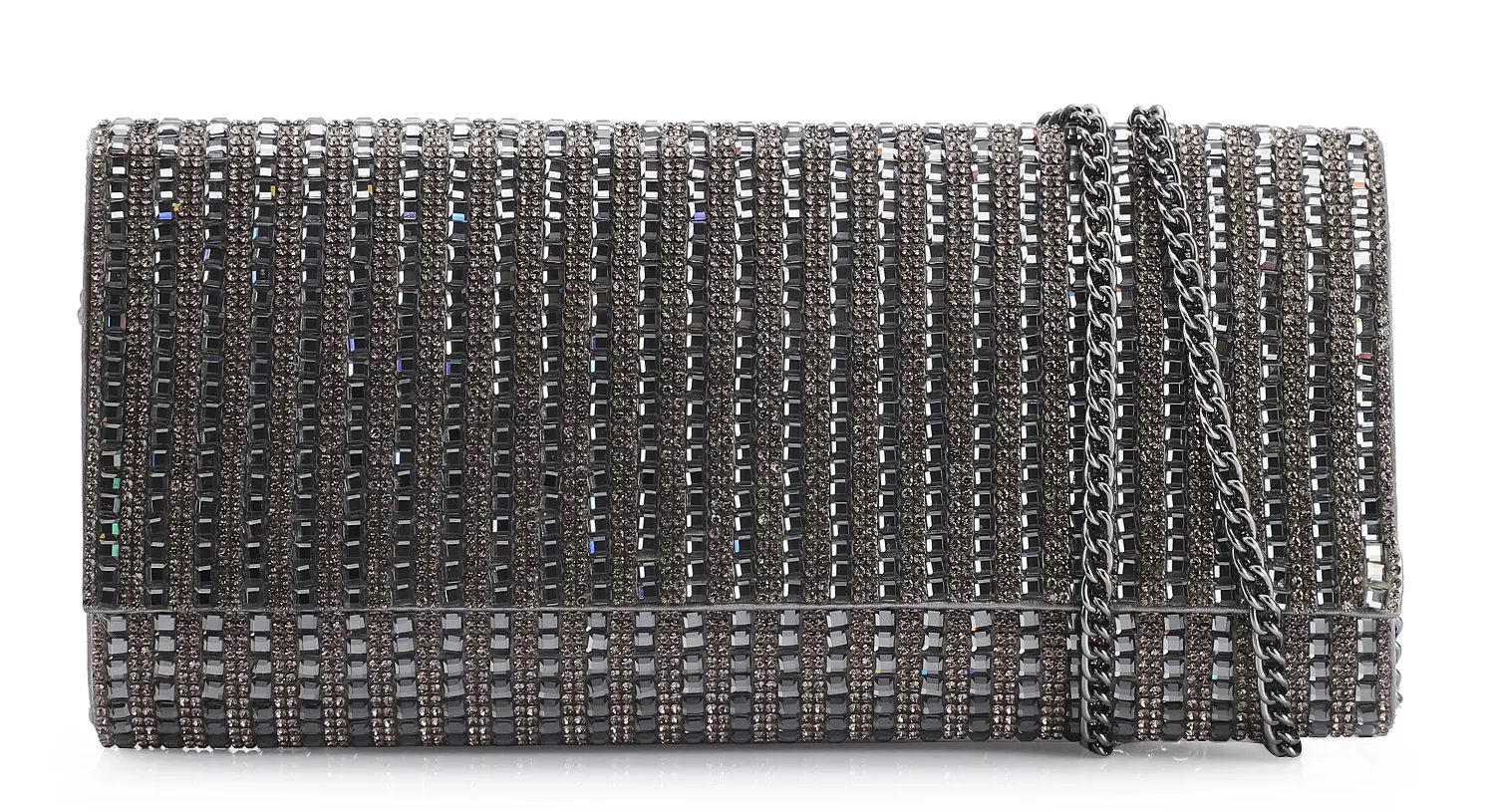 Bolsa clutch de festa Corello em formato retangular estruturado, revestida de pedrarias de strass na cor prata grafite brilhante com alça de corrente fina.