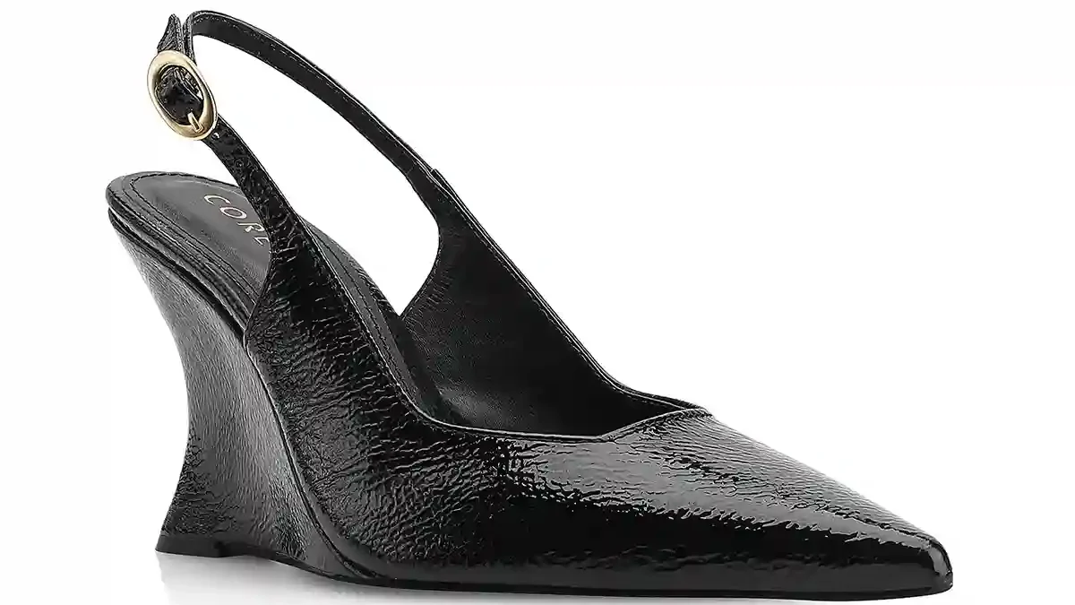 Scarpin Anabela Verniz Preto
