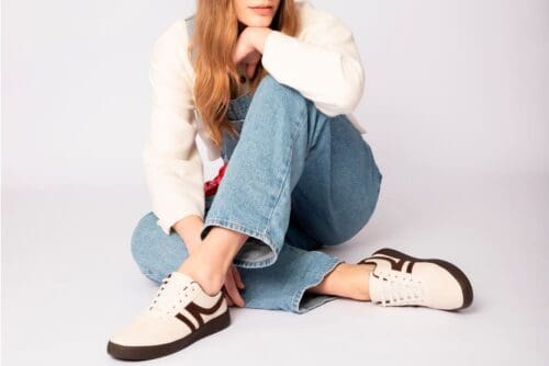 Look com calça alfaiataria e tênis: como usar + dicas de estilo