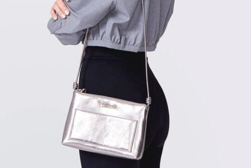 Bolsa prata combina com que cor de sapato? + dicas infalíveis