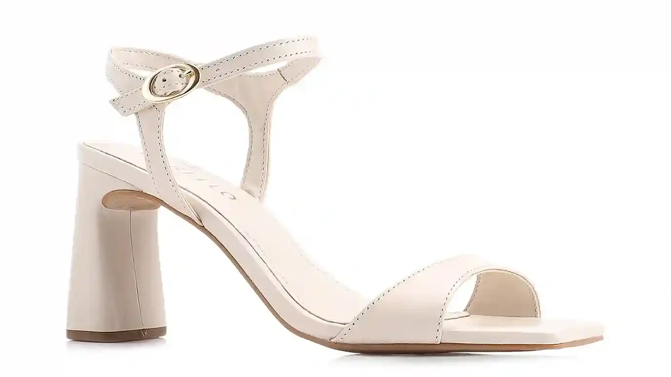 Sandália Couro Off White
